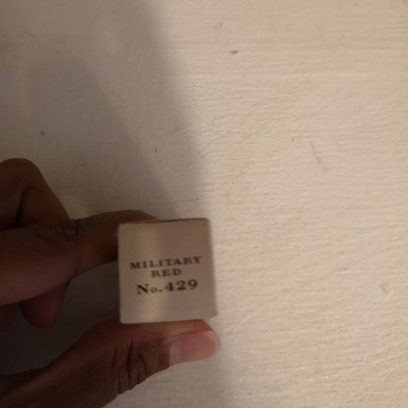 Burberry Lip Velvet in Military Red Mini size - Picture 3 of 3